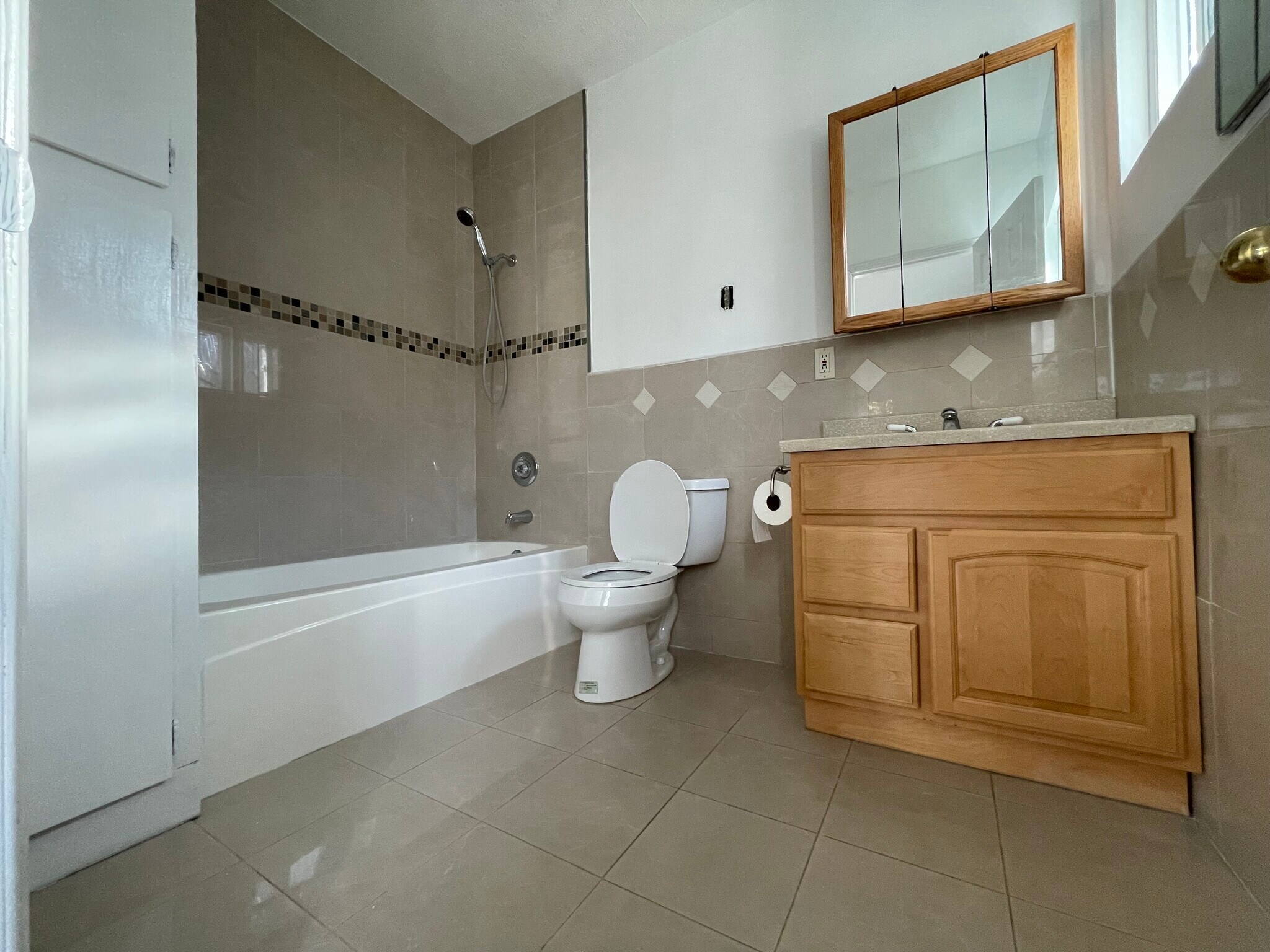 Building Photo - 3831 Drysdale Ave