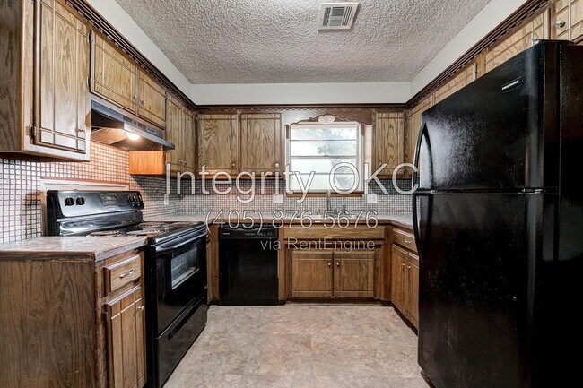 Building Photo - 5233 Coble St