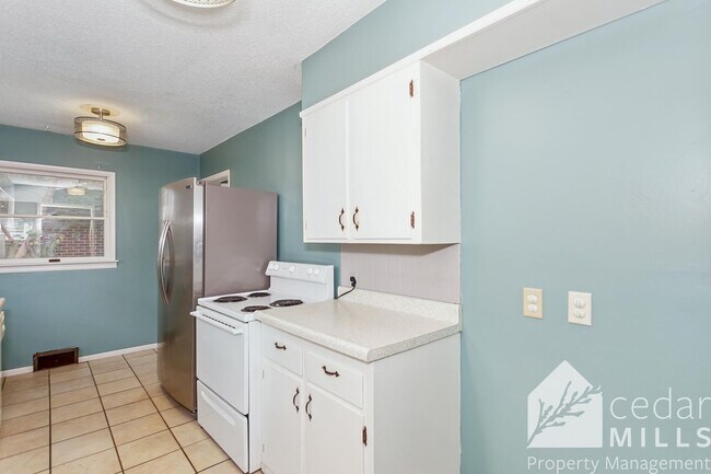 Building Photo - 3 Bedroom Home in North Wichita