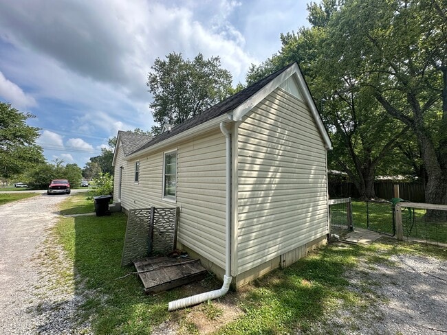 Building Photo - 510 Layne St