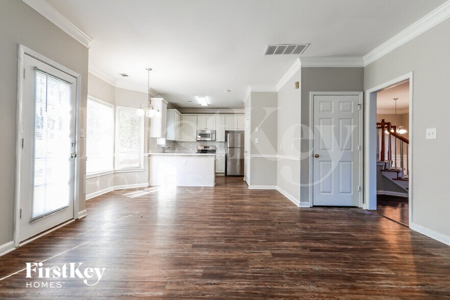 Building Photo - 2190 Sugarbirch Dr