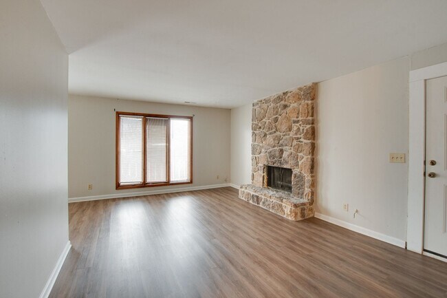 Building Photo - 9020 Mahogany Row SE