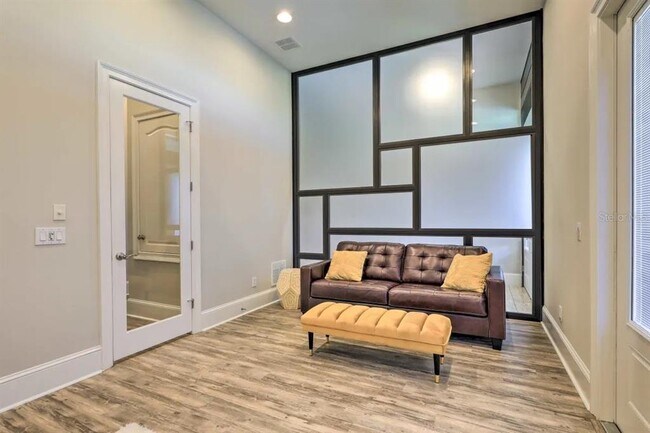 Building Photo - 13743 Walcott Avenue