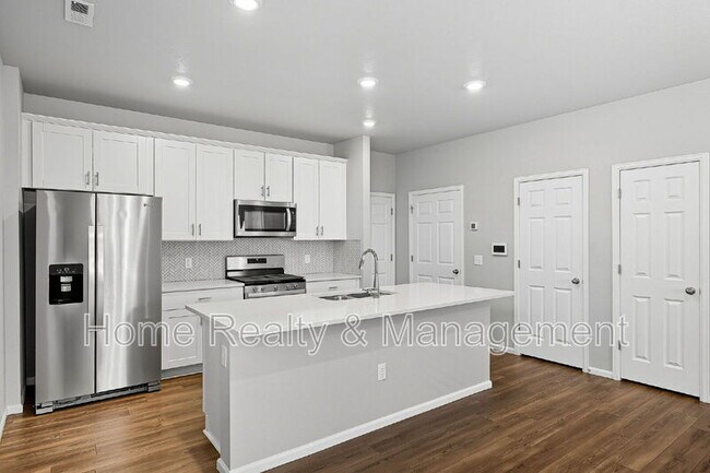 Building Photo - 12220 Dairy St