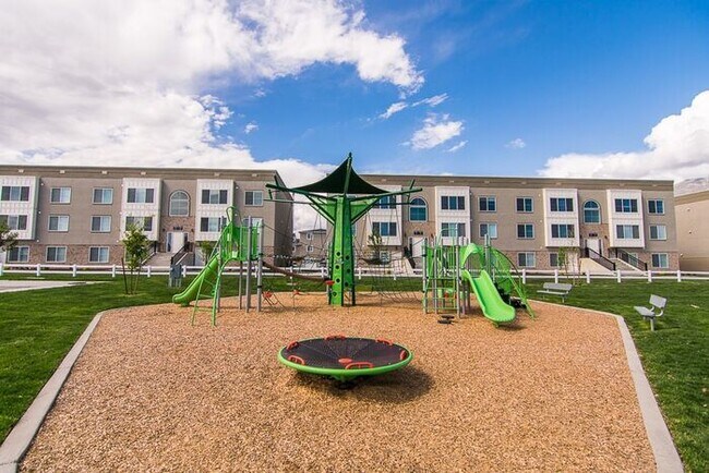 Building Photo - Lovely 2-Bedroom Condo in Easton Park