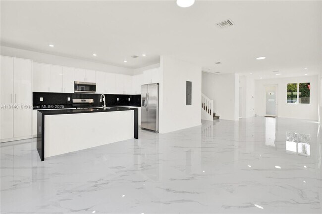 Building Photo - 22535 SW 125th Ave