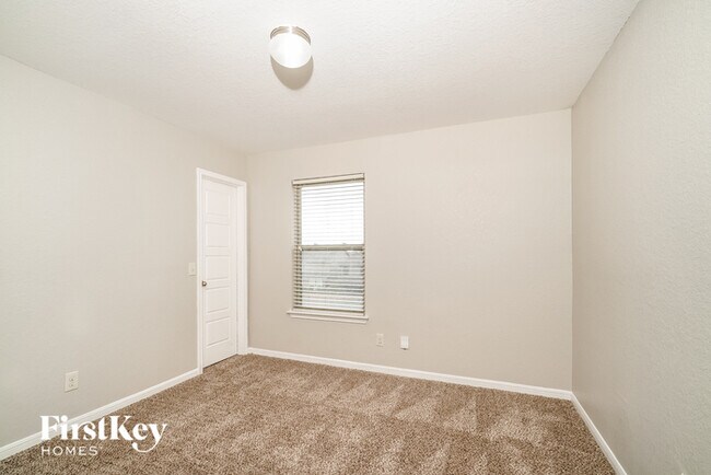 Building Photo - 205 Highland Pl