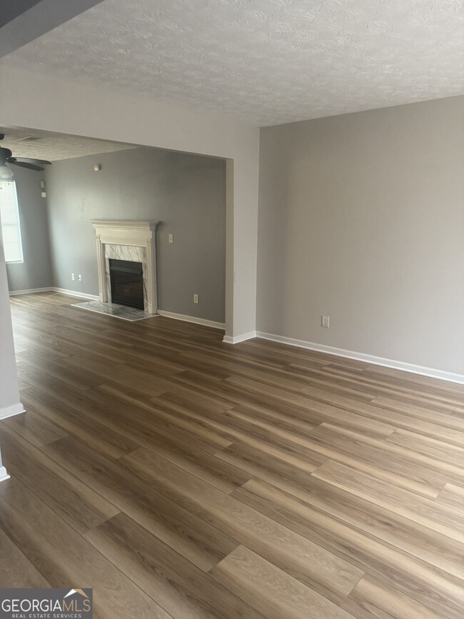 Building Photo - 5842 Wellborn Oaks Ct