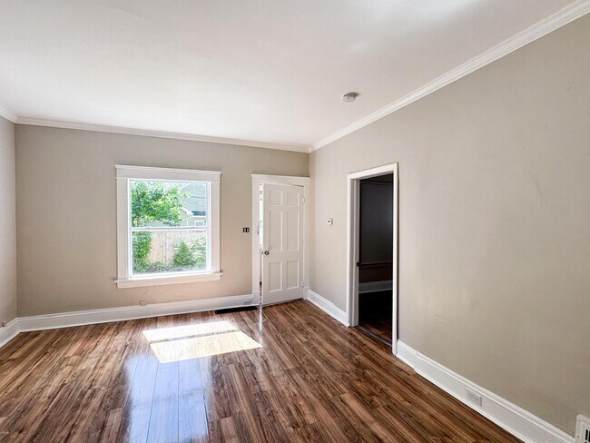 Building Photo - 2778 E 120th St