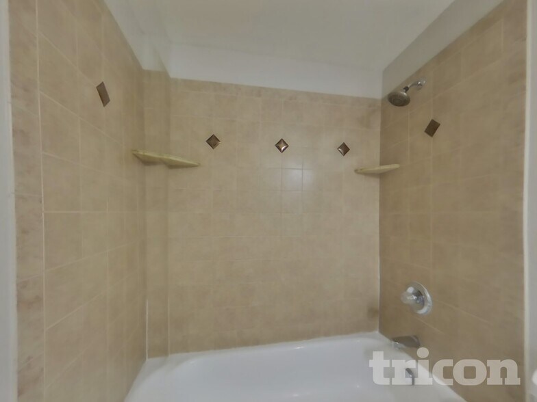 Building Photo - 4318 Sunridge Dr