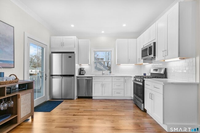 Building Photo - 12 Sandy Way