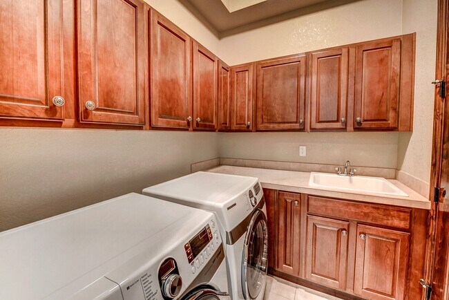 Building Photo - 7812 Vallagio Ln