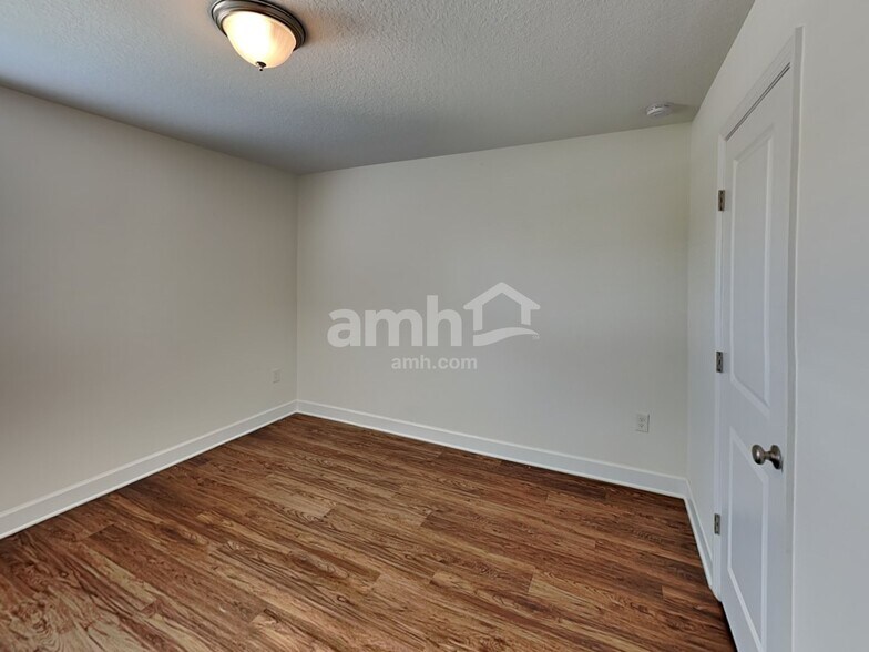 Building Photo - 2043 Pirie Pl