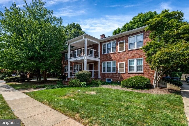 Building Photo - 1800 Dewitt Ave
