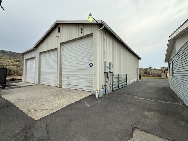 Building Photo - 3 Bedroom Home with Large Shop and Additio...