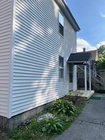 Building Photo - 815-819-819 River St