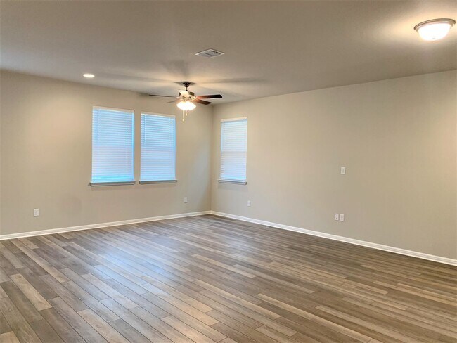 Building Photo - 4-bedroom Home in Vistas of Austin Communi...