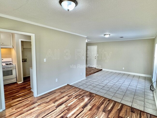 Building Photo - 523 Placid Dr