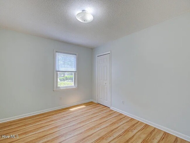 Building Photo - 4509 Dullage Dr