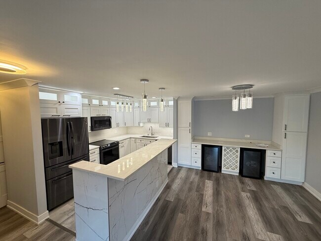 Building Photo - 803 Brook Dr