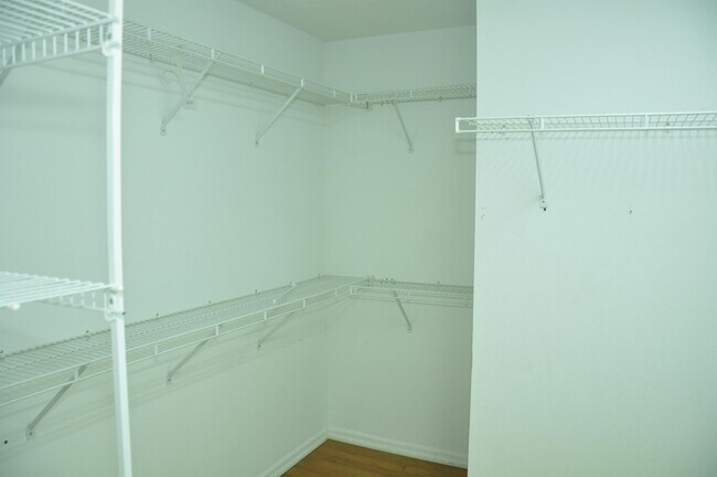 Building Photo - 607 Nadina Pl