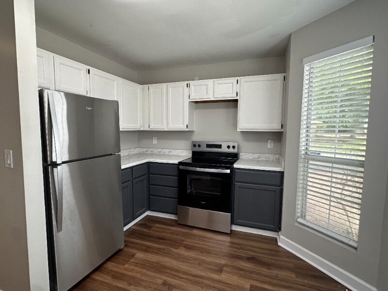 Building Photo - 152 Belmonte Dr SW