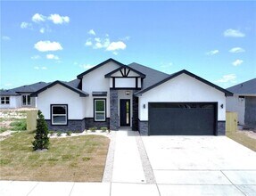 Building Photo - 32 Durango Dr