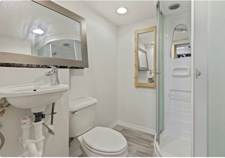 Building Photo - 141 S 75th St