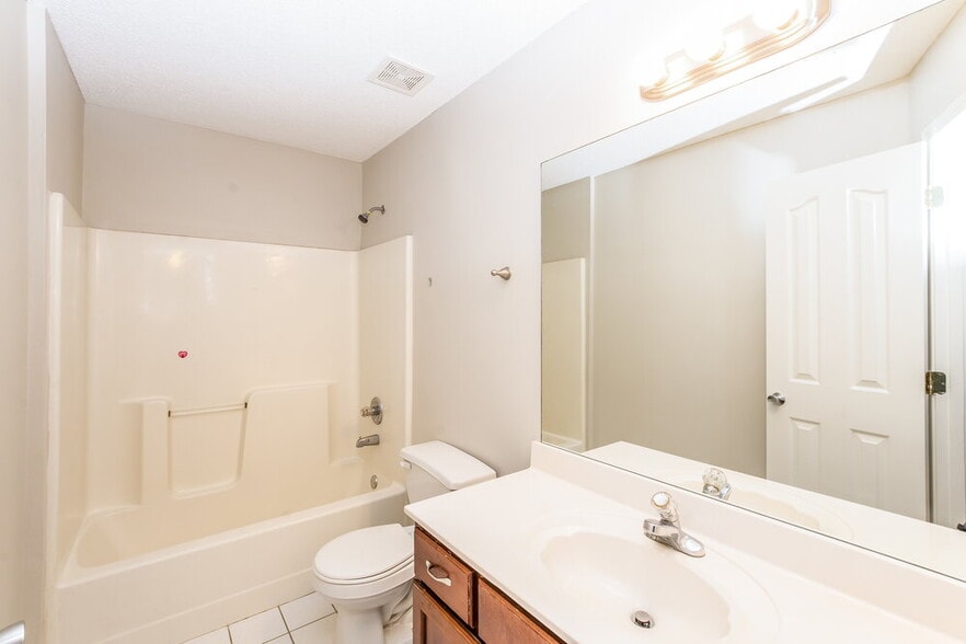 Building Photo - 7744 Shadow Glen Ln