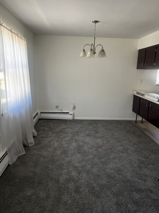 Dining area - 8586 Cottonwood Dr