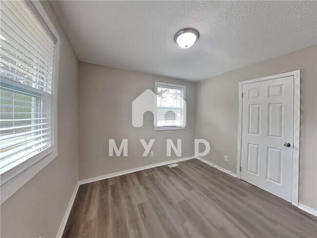 Building Photo - 406 Blair Villa Dr SE