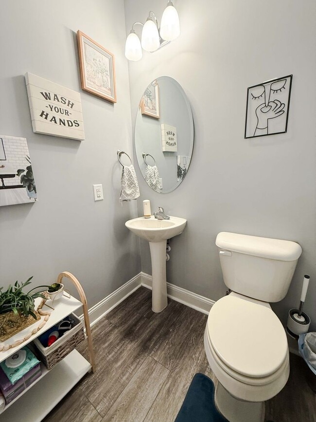 Building Photo - 7019 Laurinburg Rd