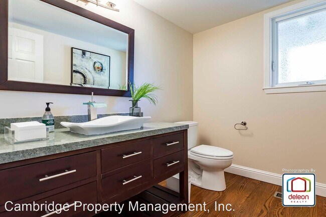Building Photo - 5 br, 2.5 bath House - 2275 Tioga Drive