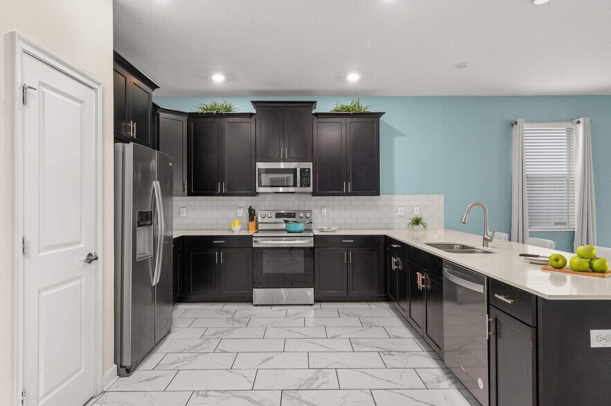 Building Photo - 1521 Flange Dr