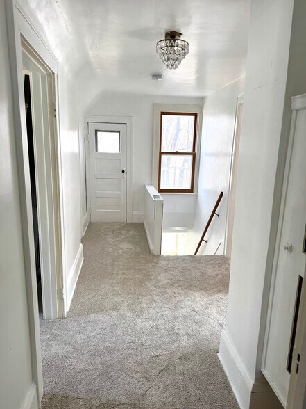 Building Photo - 3111 Arthur St NE