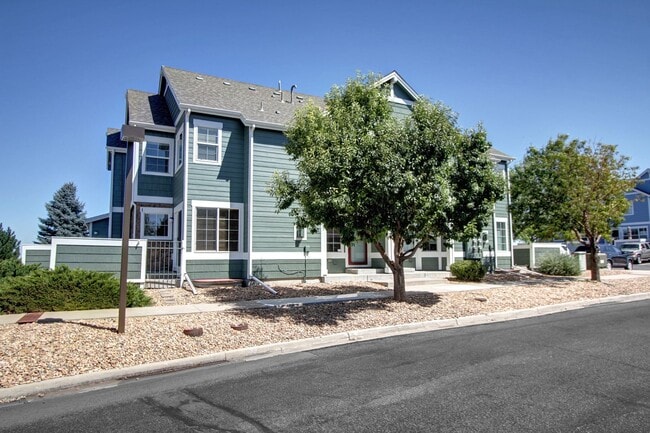 Building Photo - Rare Sapphire Pointe 2 bed townhome for lease great location in Castle Rock.