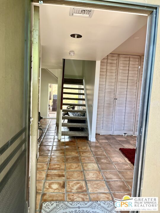Building Photo - 2441 S Birdie Way