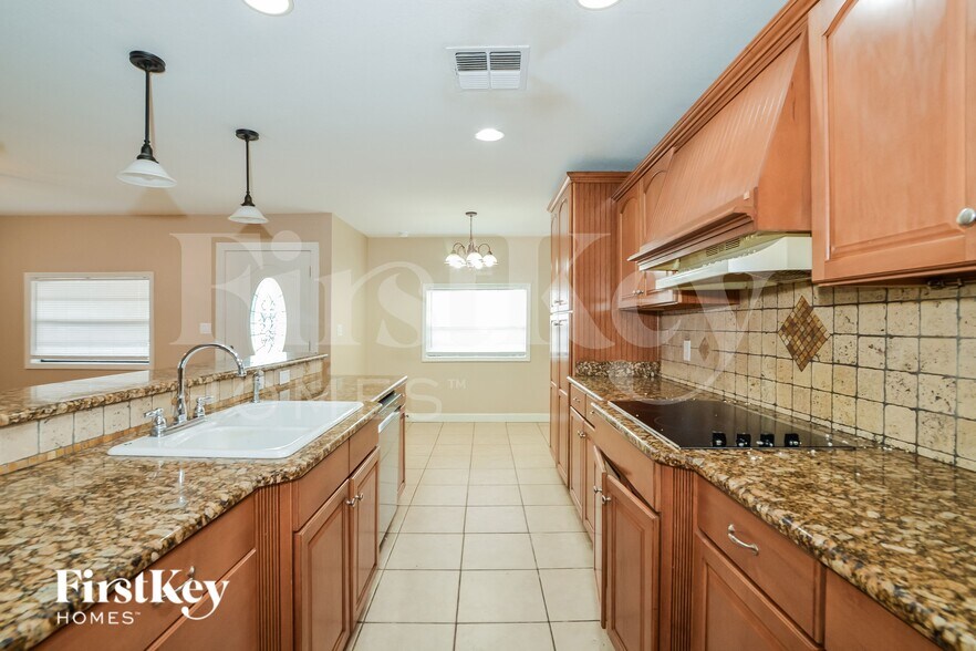 Building Photo - 10070 Harris Ave