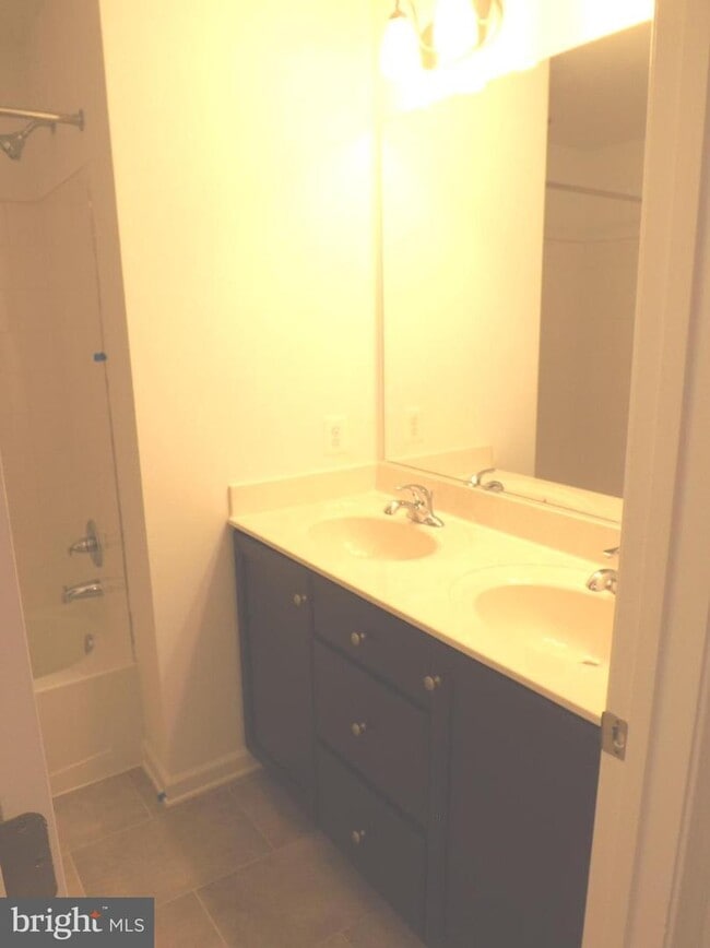 Building Photo - 65 Billau Pl