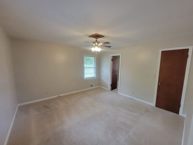 Building Photo - Hammond Hill - Aiken County