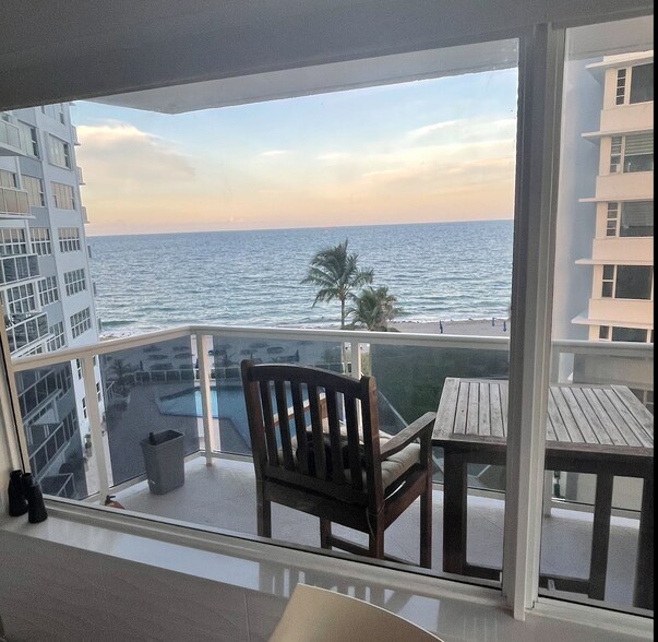 Building Photo - 3700 Galt Ocean Dr