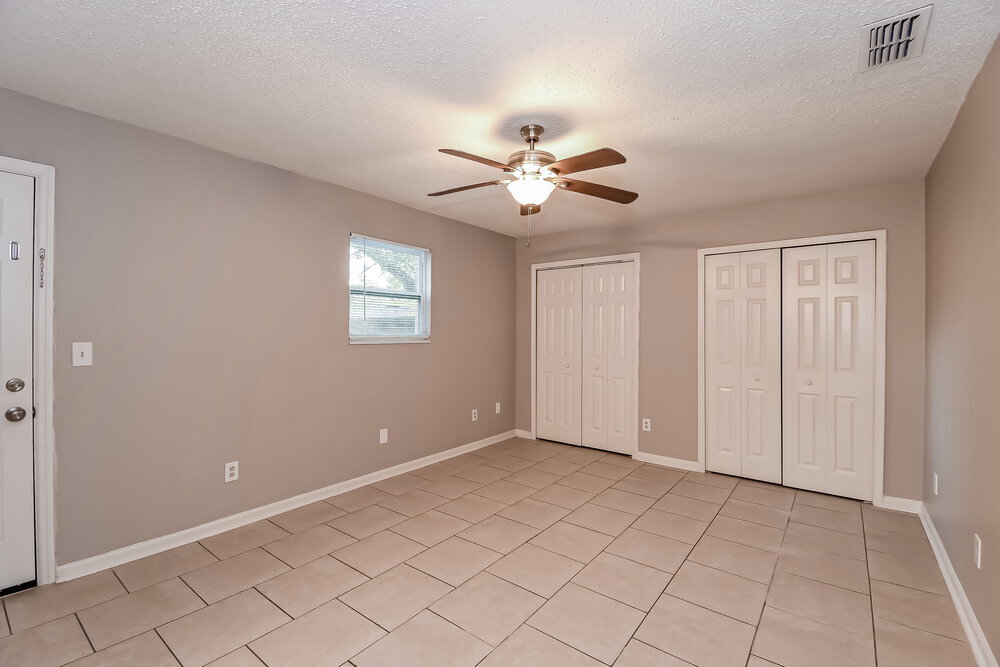 Building Photo - 9956 Somerset Grove Ln