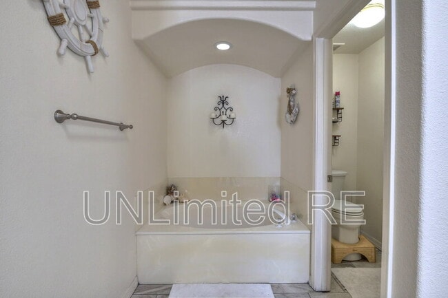 Building Photo - 304 Acoma Blvd S