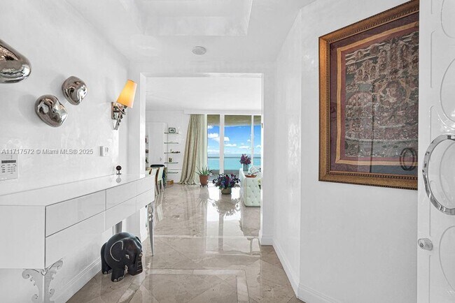 Building Photo - 16051 Collins Ave