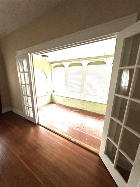 Building Photo - 616 37th St