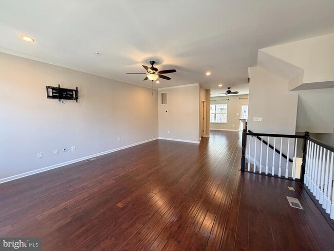 Building Photo - 1607 Sun High Terrace