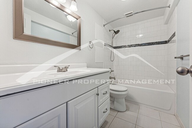 Building Photo - Spacious Home with Fenced Yard and Central AC