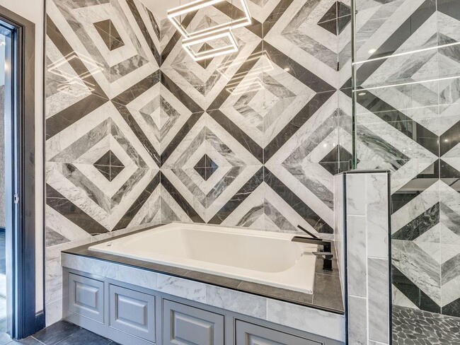 Building Photo - 109 NE 3rd St