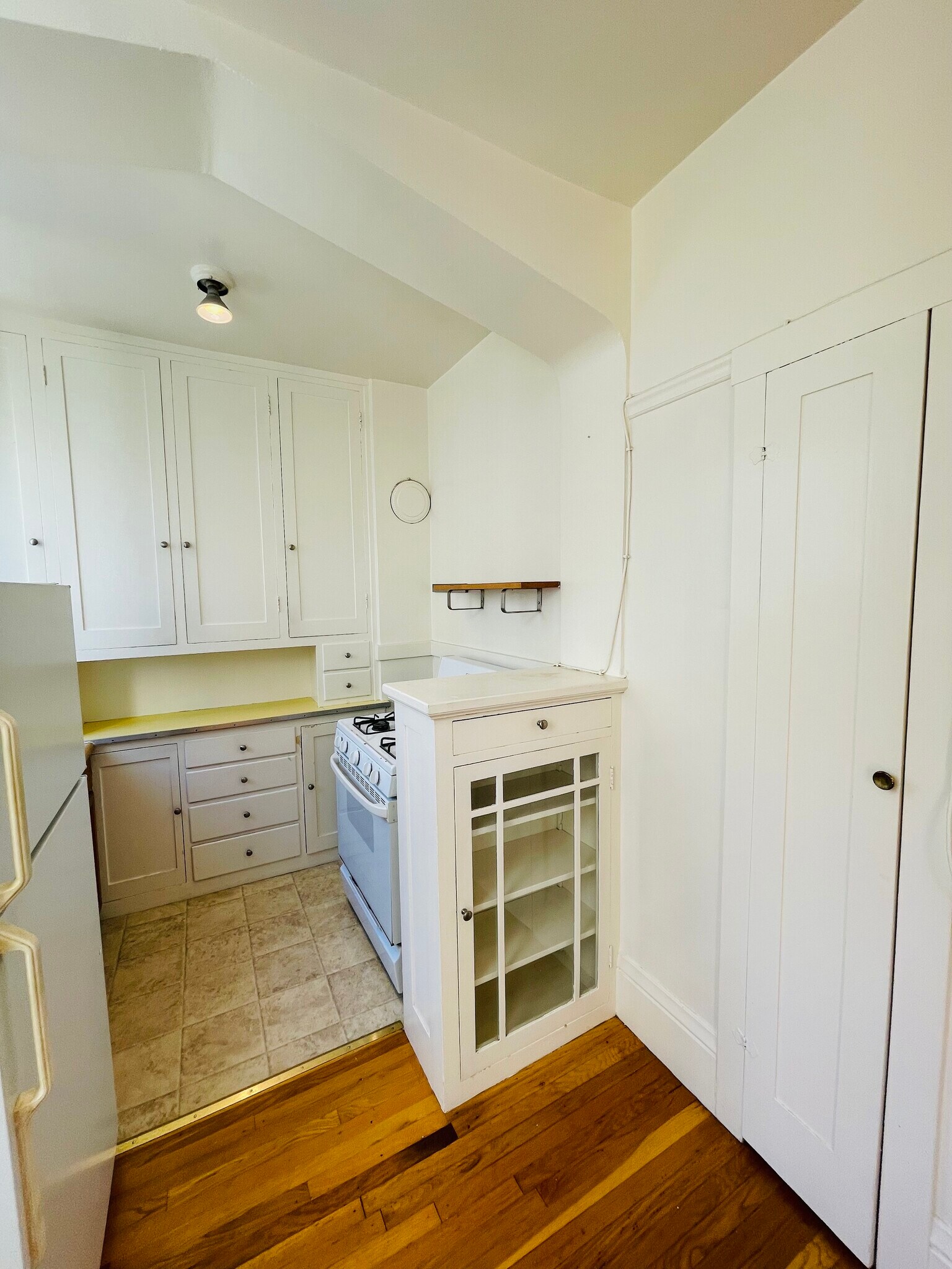 Building Photo - 1225 Bay St