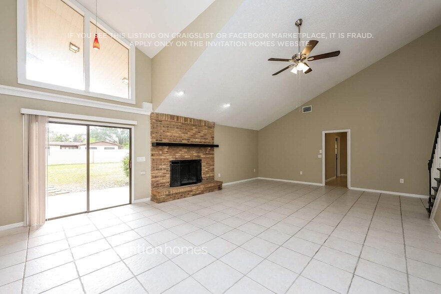 Building Photo - 1051 Sugartree Dr S